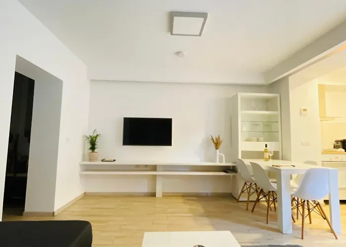 Urbank Apartment - Self Check-In